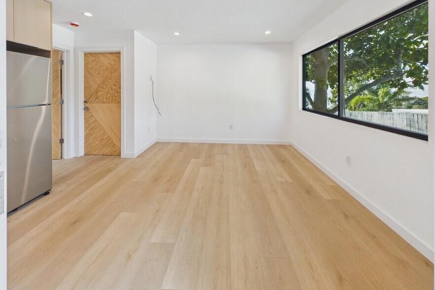 Building Photo - 2282 Whitney Ave