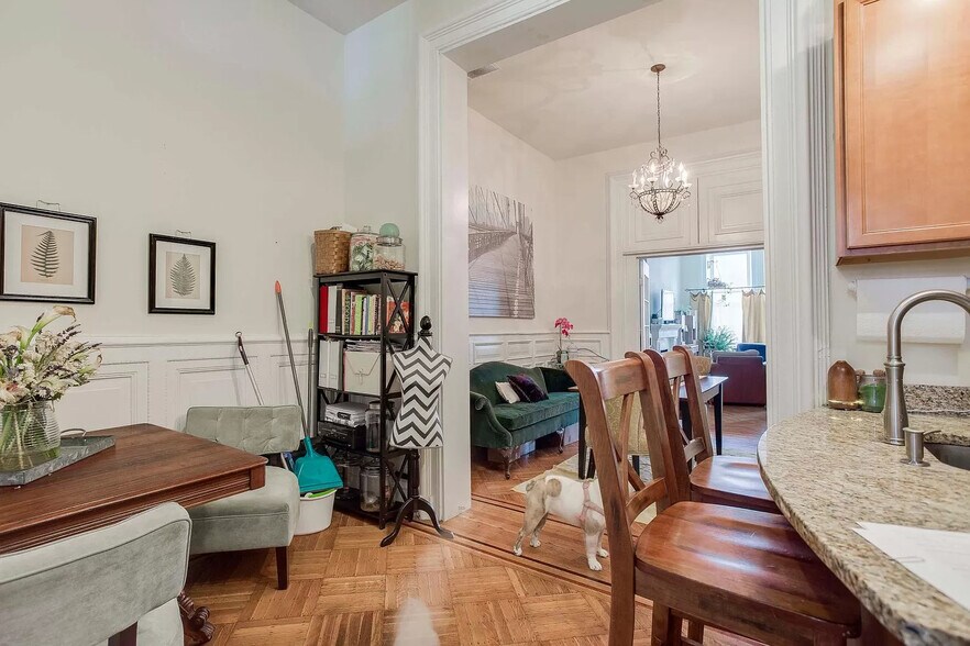 Building Photo - 1226 Saint Paul St