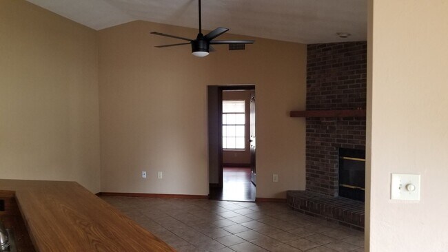 Building Photo - Beautiful 4 Bedroom 2 full bath home in Port Orange, Fl.