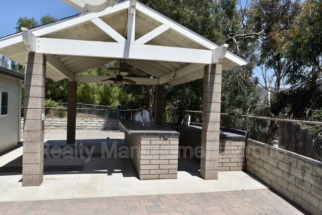 Building Photo - 1546 Arnheim Ct