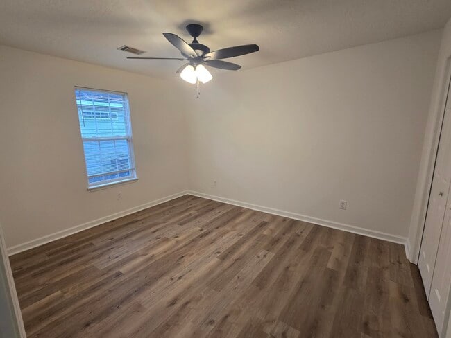 Building Photo - 496 Connemara Trail