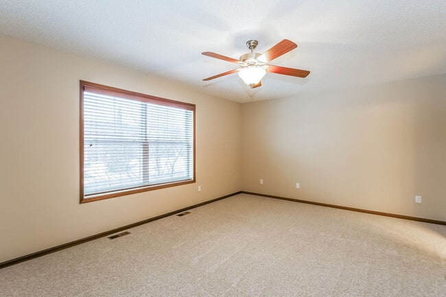 Building Photo - 15640 60th Ave N