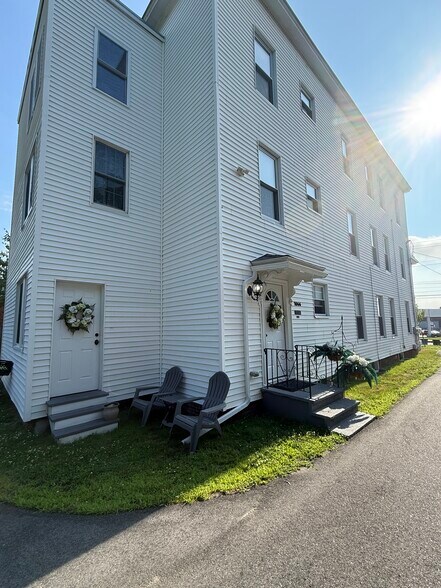 Building Photo - 1066 Forest Ave