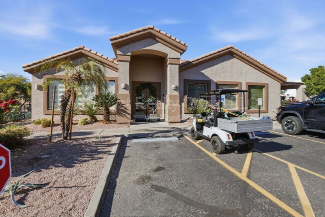 Building Photo - 14000 N 94th St