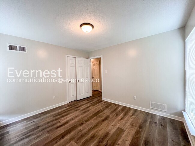 Building Photo - 3-Bed/2-Bath Home with Patio/Available Now!