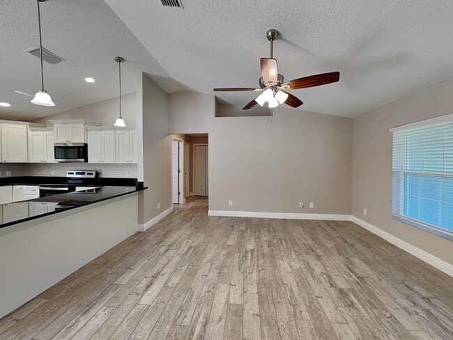 Building Photo - 3088 W Camilo Dr