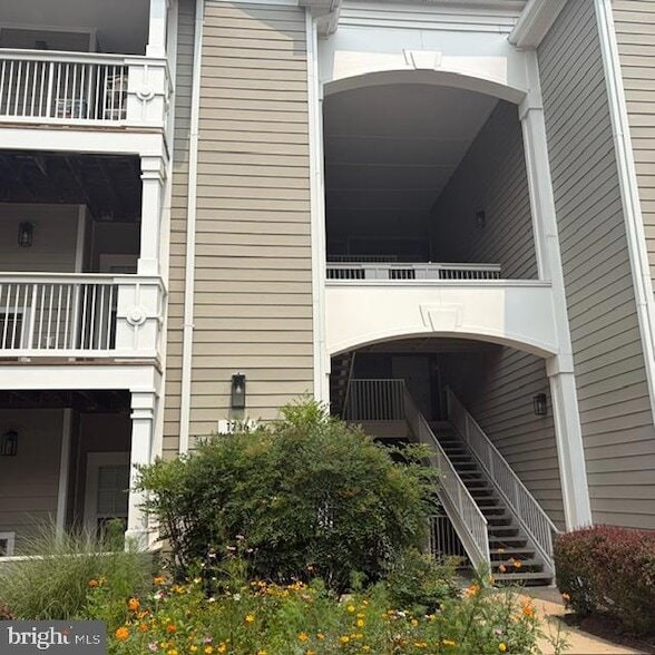 Building Photo - 1716 Lake Shore Crest Dr