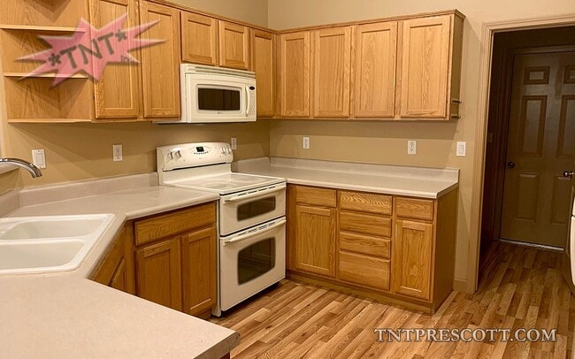 Building Photo - Home in Prescott Valley