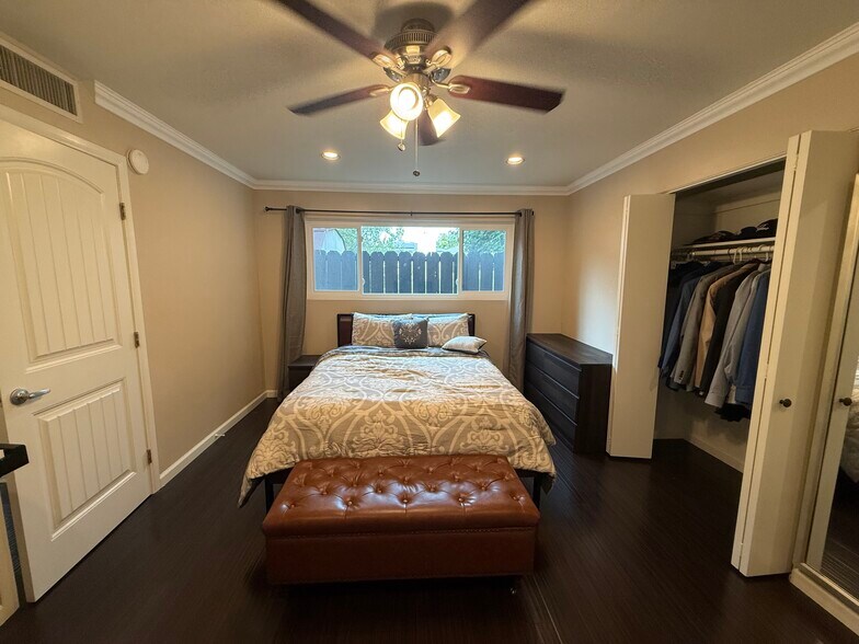 Building Photo - 6927 Amherst St