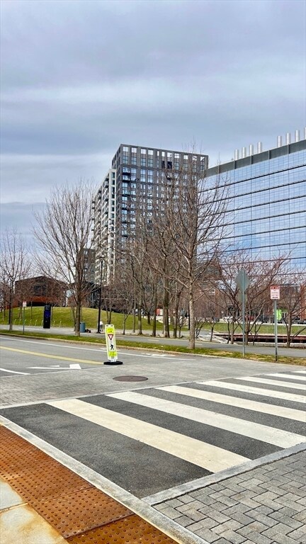 Building Photo - 2 Earhart St