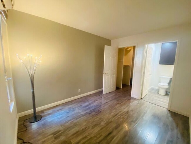 Building Photo - Convenient 2BR/2BA Condo Near SDSU at Campus Walk Condos