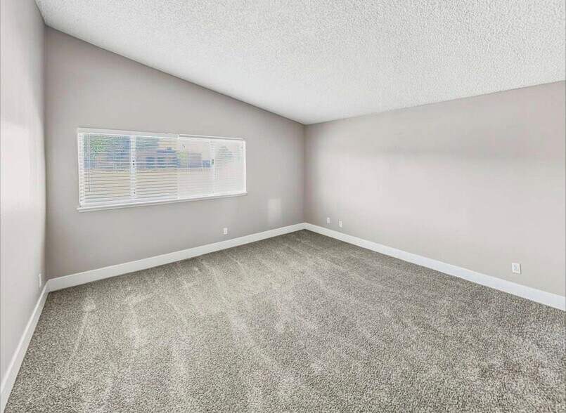 Building Photo - 6357 Greyhawk Ave