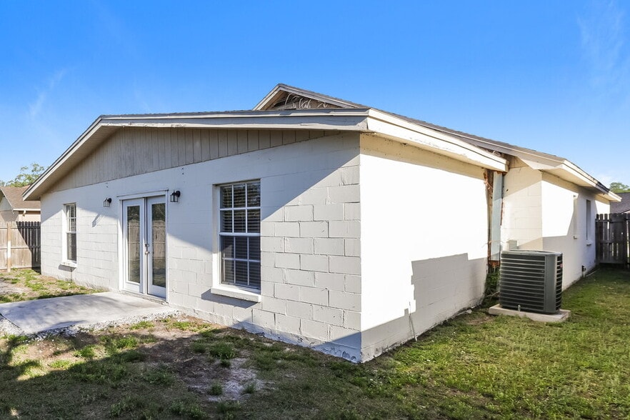 Building Photo - 1735 Tarah Trace Dr