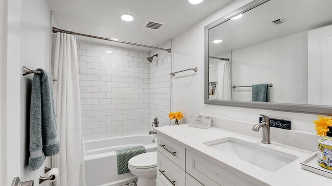 Building Photo - 955 Dotterel Rd