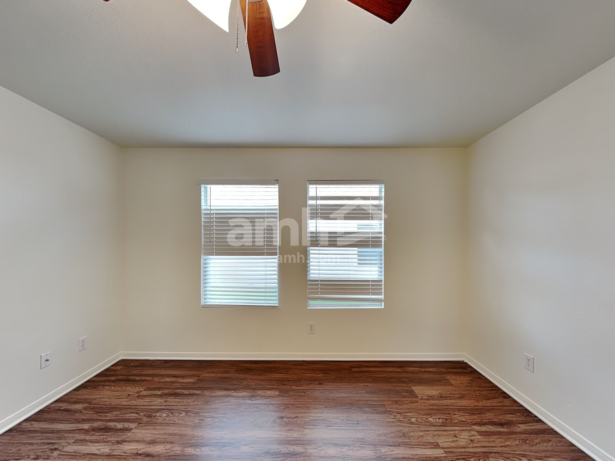 Building Photo - 5634 Cinnamon Lake Dr