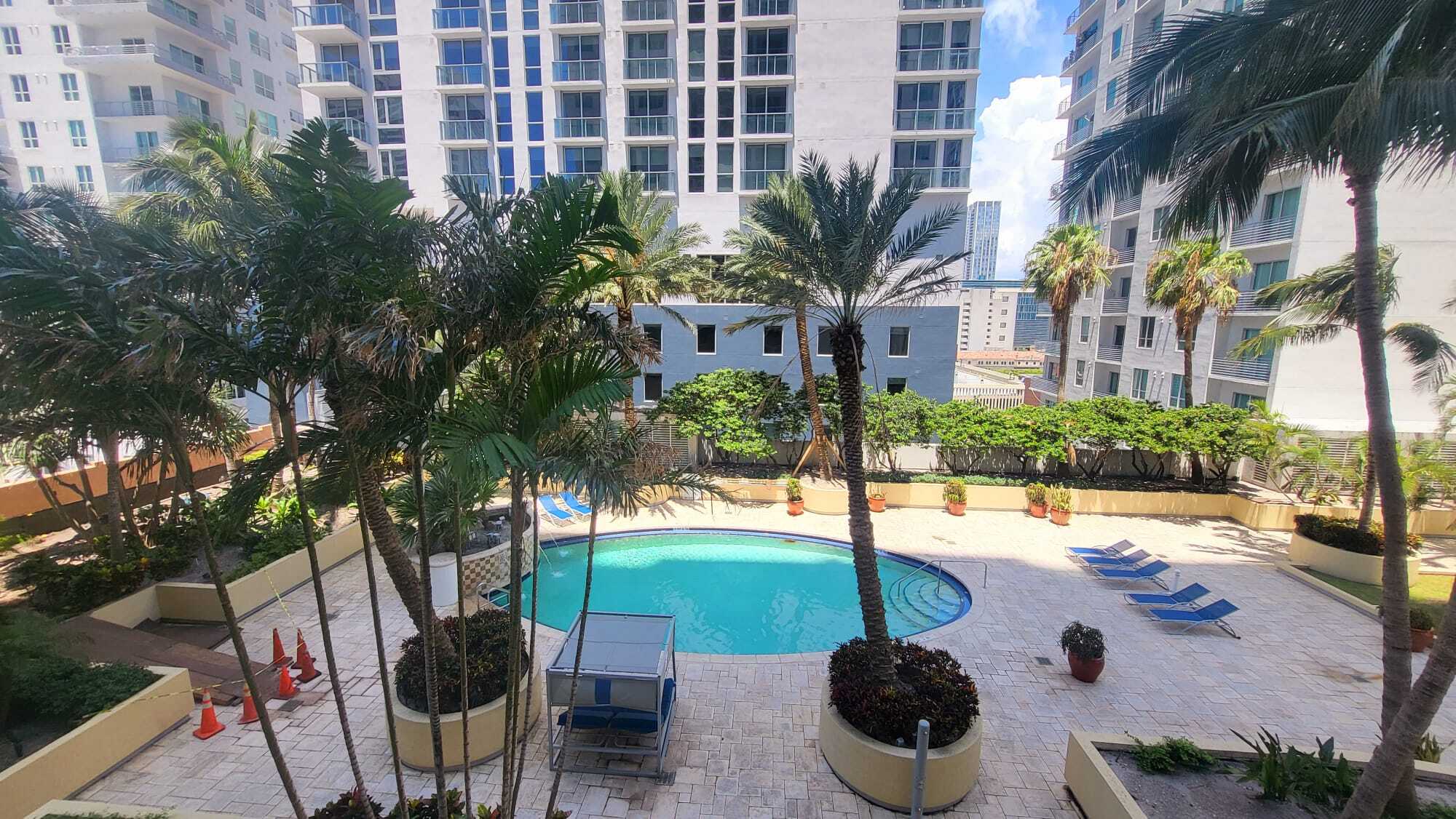 Building Photo - 253 NE 2nd St