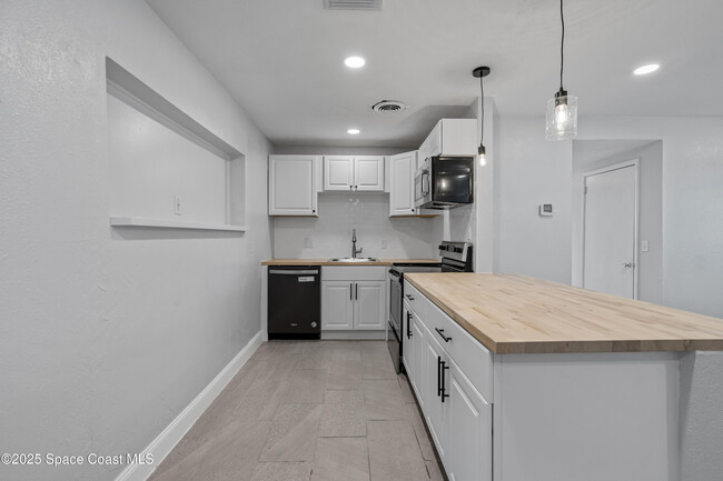 Building Photo - 1281 Alsup Dr