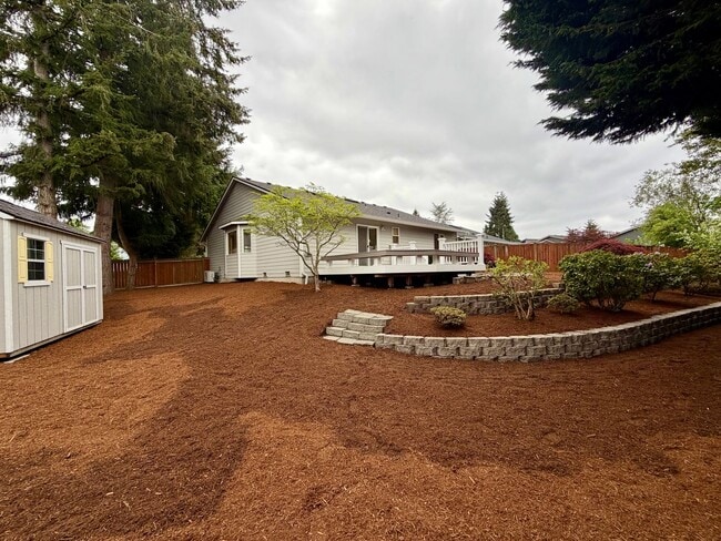 Building Photo - Cozy and Charming 3 Bedroom in Lynnwood!