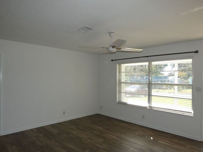 Building Photo - 3460 Rothschild Dr