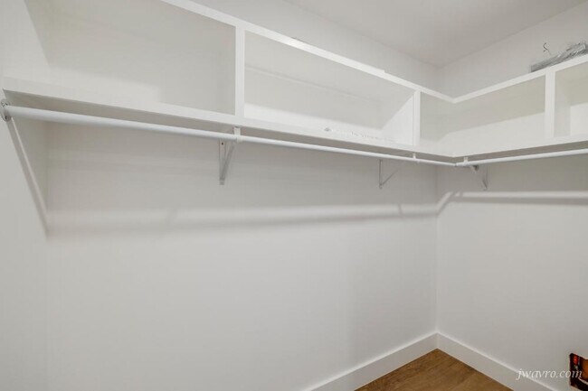 Building Photo - 20 Belcher St
