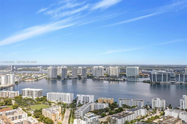 Building Photo - 17901 Collins Ave