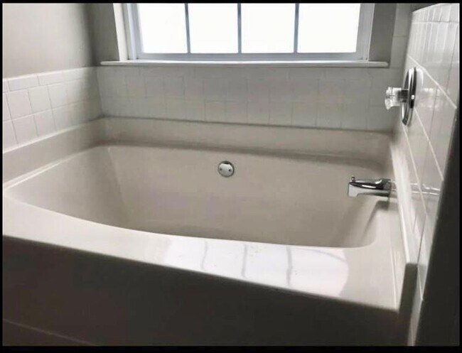 Building Photo - 219 Fox Creek Blvd