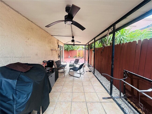 Building Photo - 8610 SW 156th Ct