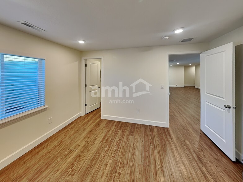 Building Photo - 4393 N Morgan Way