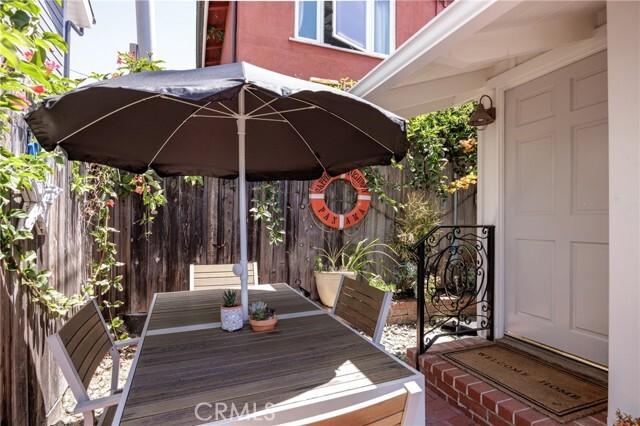 Building Photo - 31834 Virginia Way