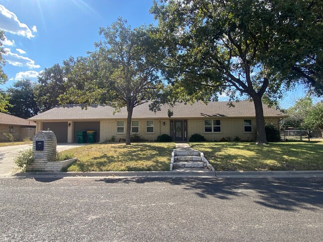 Primary Photo - 3 BEDROOM, PLUS OFFICE, BELTON ISD