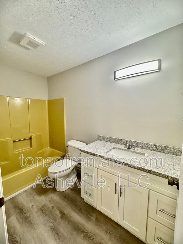 Building Photo - 136 Atwood Dr