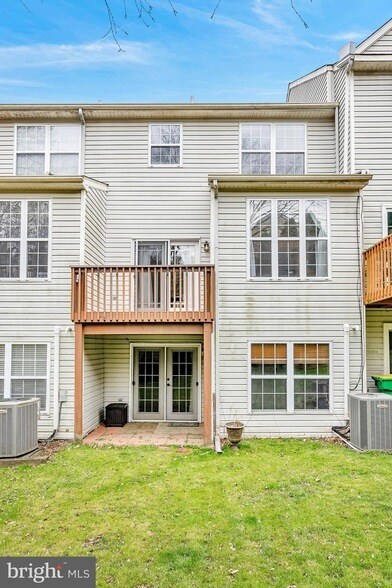 Building Photo - 465 Woodstock Ln