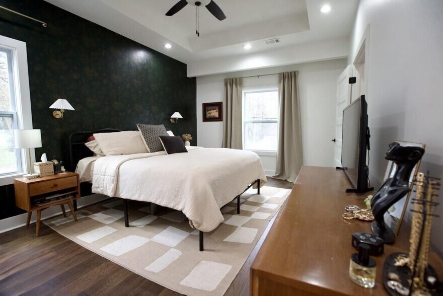 Building Photo - 1718 Line St