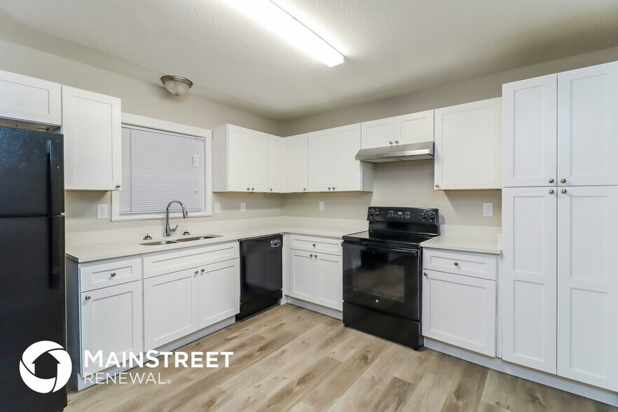 Building Photo - 3550 Creston Ct