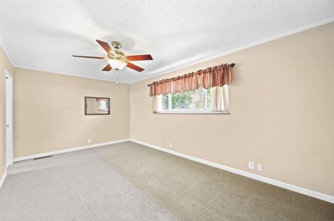 Building Photo - 4717 Brentwood Dr
