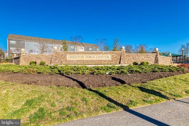 Building Photo - 2050 Hinshaw Dr