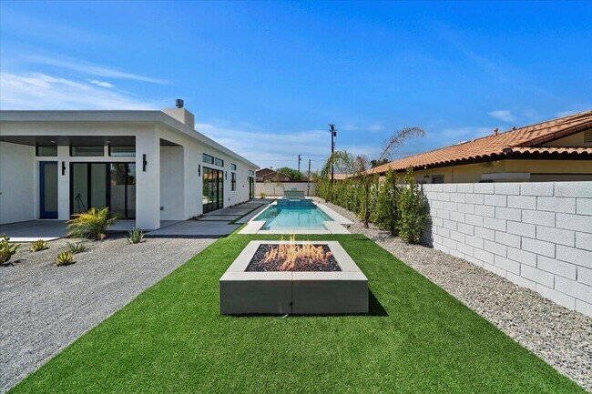 Building Photo - 78525 Orcabessa Dr