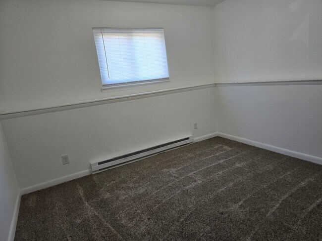 Building Photo - 740 2nd St