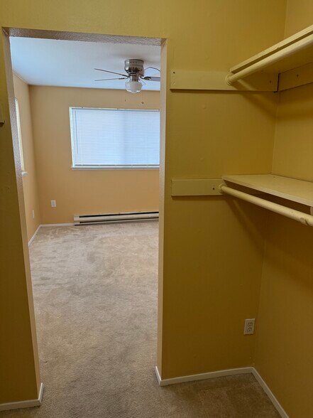Main Bedroom w/walk in closet - 1602 Naval Ave