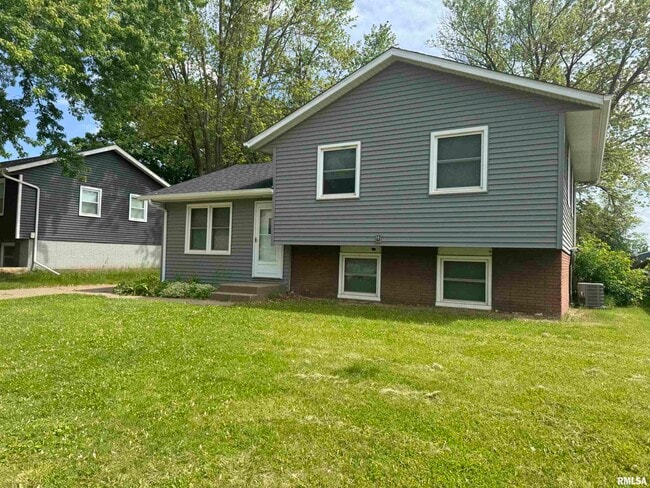 Primary Photo - 1841 Valley Dr