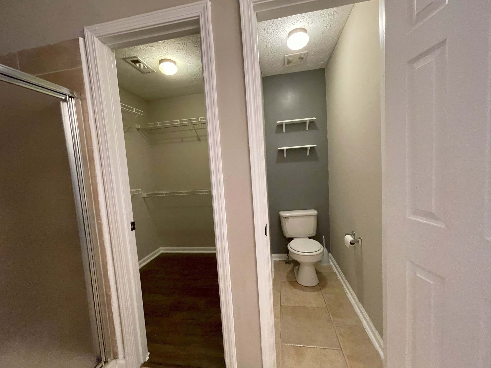 Building Photo - 3790 Oak Park Dr