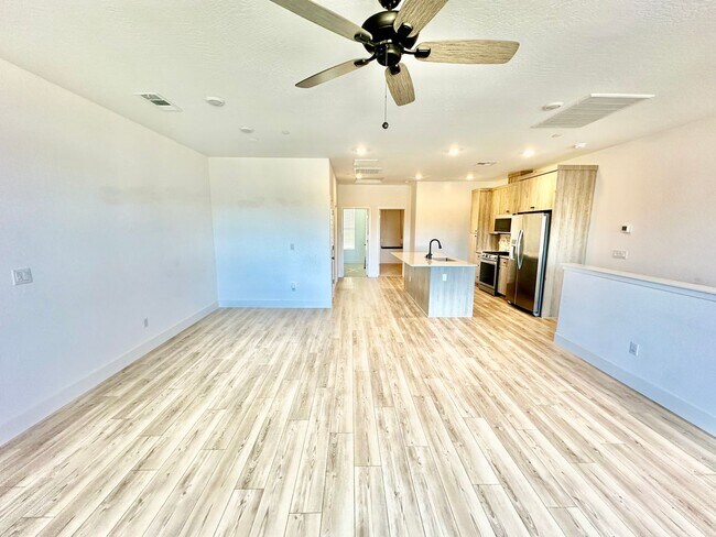 Building Photo - Newly Built Clovis 3/2