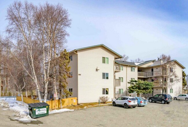 Building Photo - MOVE IN SPECIAL! | PAY HALF MONTHS RENT FOR THE HOLIDAYS! |LAUNDRY IN UNIT!!!