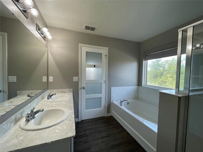 Building Photo - 4501 Baler Trails Dr