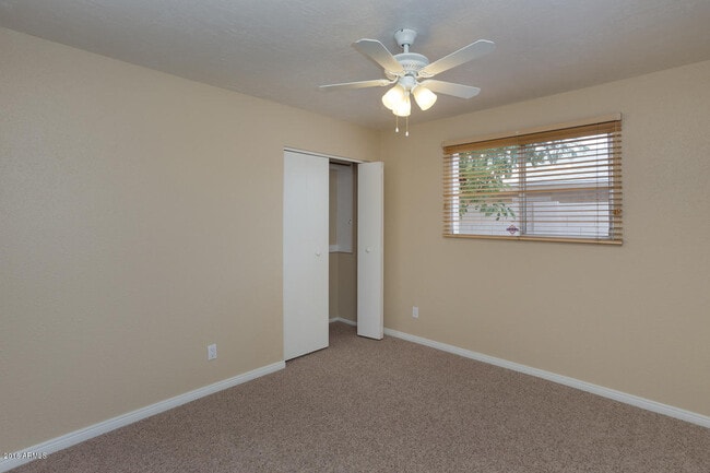 Building Photo - 610 E Malibu Dr
