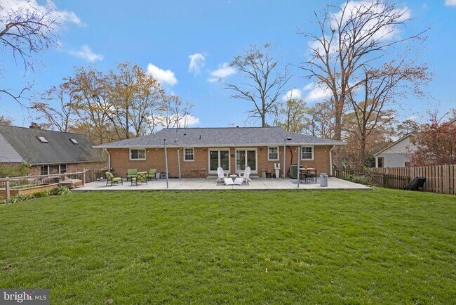 Building Photo - 3113 Woodland Ln
