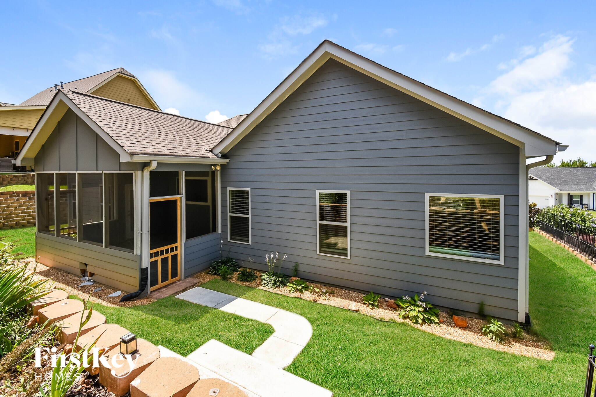 Building Photo - 12 Everest Dr