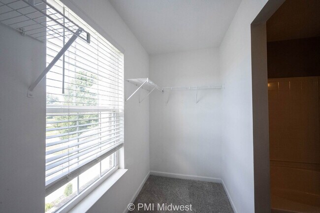 Building Photo - 8802 Benjamin Ln