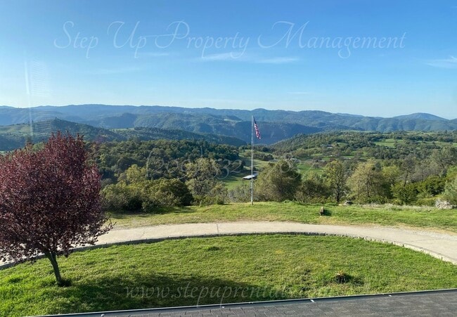 Building Photo - Elegant Mountain-View Home with Solar, Wel...