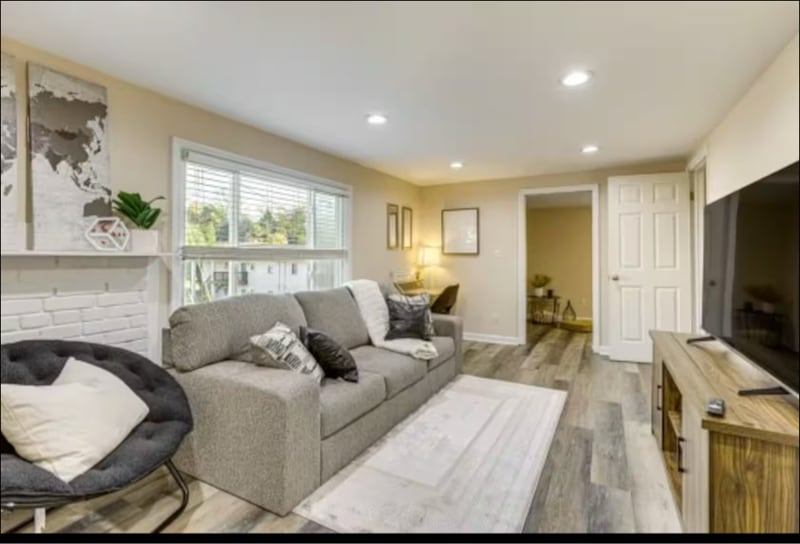 Building Photo - 1108 Valley View Ave